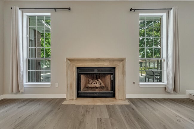 Building Photo - 114 Dana Pointe