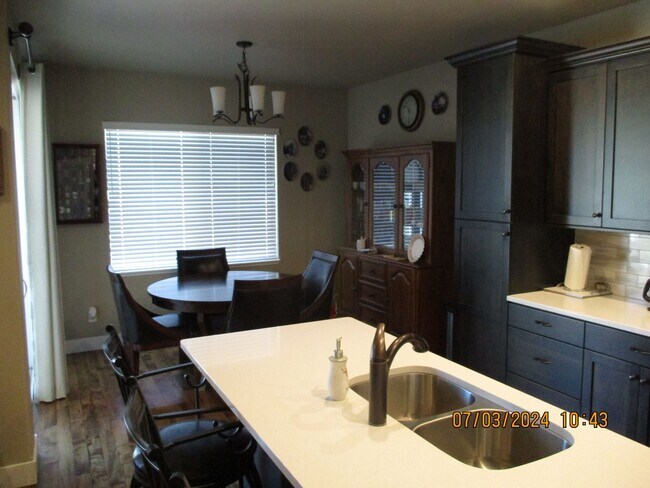 Building Photo - Dog Friendly! Beautiful 3 Bedroom, 2 Bath Ranch in Berthoud!