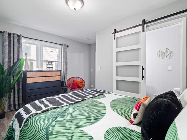 Building Photo - 2804 6th St