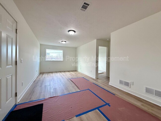 Building Photo - 313 Orchard Ave