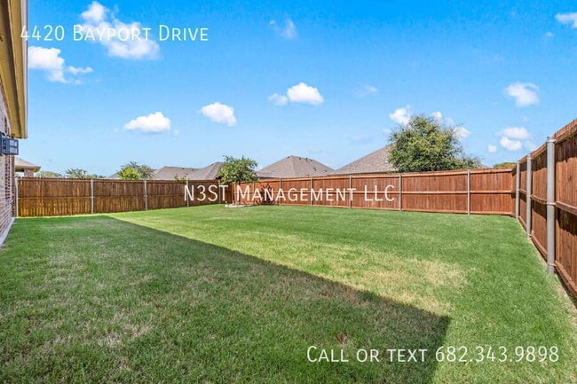 Building Photo - 4420 Bayport Dr