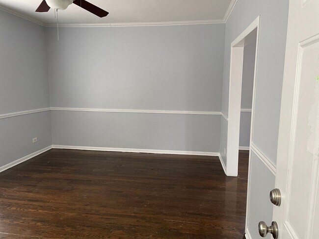 Building Photo - 8411 S Elizabeth St