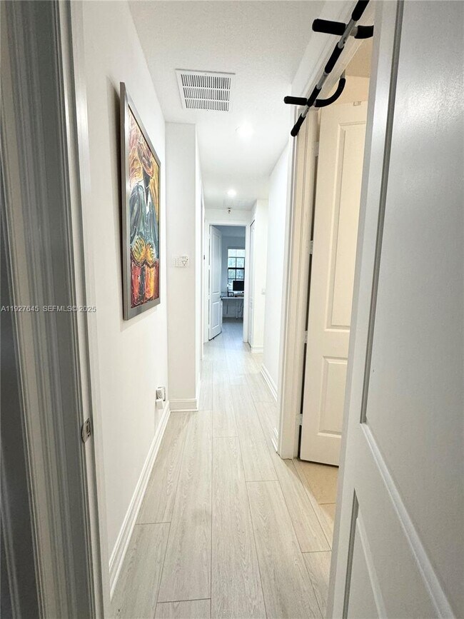 Building Photo - 13017 Riverwalk Cir S