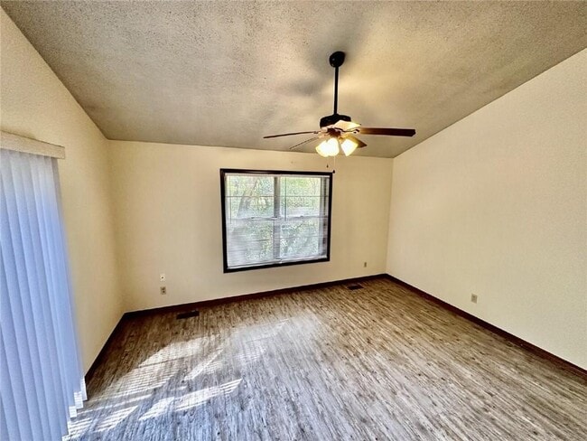 Building Photo - 1506 Bella Vista Rd