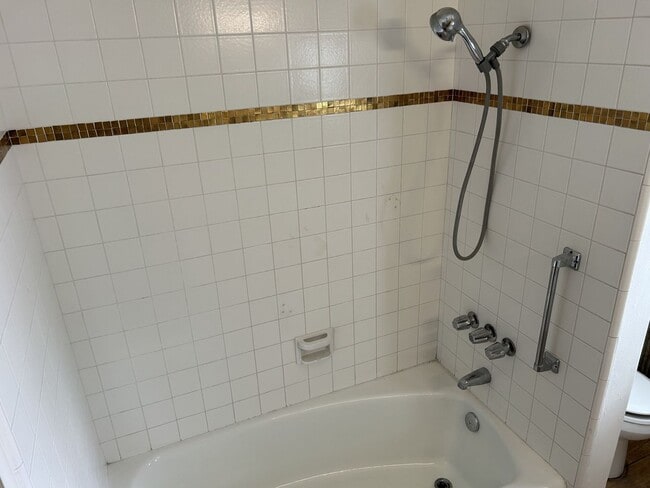 Building Photo - Wonderful 3 Bedroom, 2 Bath Home