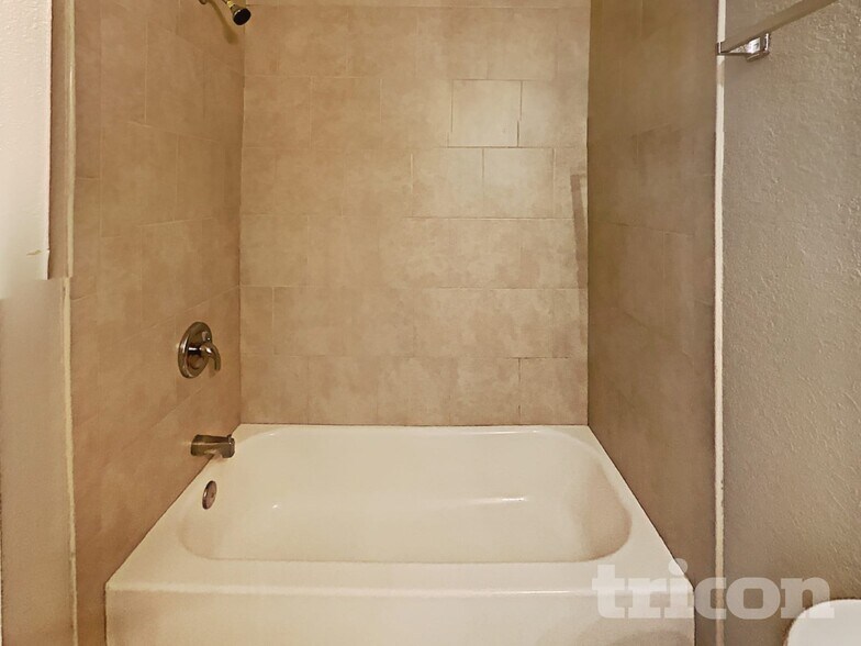 Building Photo - 11915 106th St