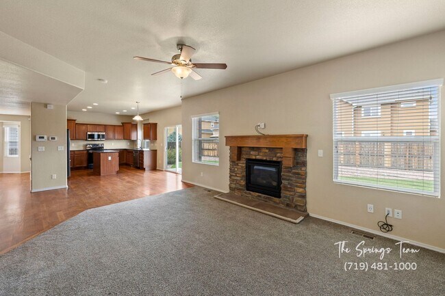 Building Photo - SPACIOUS SIX (6!!!) BD HOME IN LORSON RANCH!