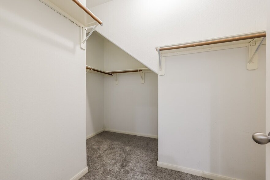 Building Photo - 17243 Lafayette Hollow Ln