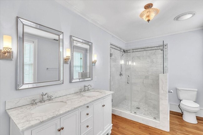 Building Photo - Historic Charm Meets Modern Elegance in Sa...