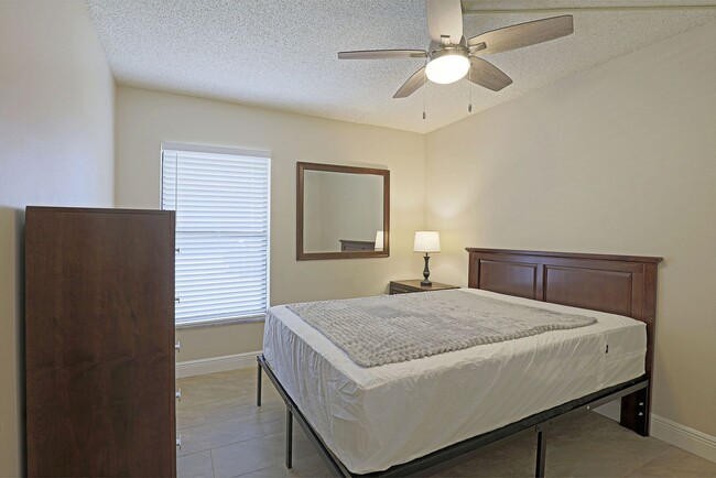 Building Photo - Mystic Gardens 5327-2707