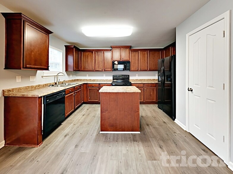 Building Photo - 311 Lind Point Ln