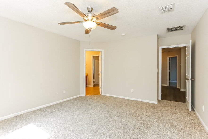 Building Photo - 6177 Casterbridge Rd