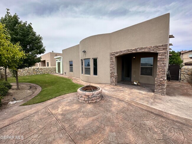 Building Photo - 12156 Chapel Hill Rd