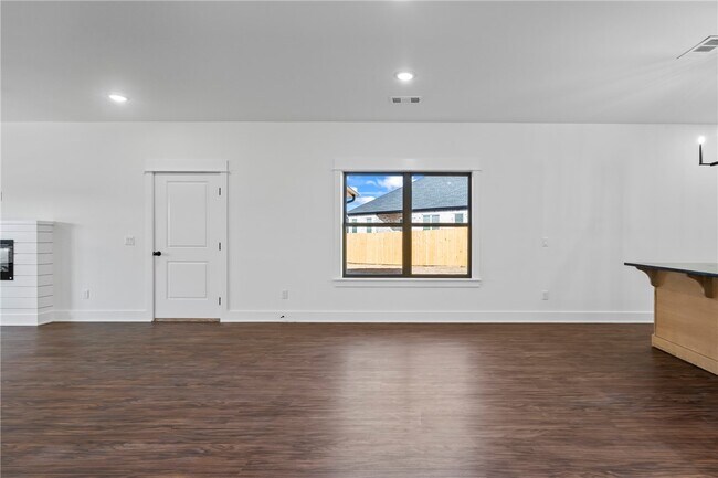 Building Photo - 90 Watson Ln