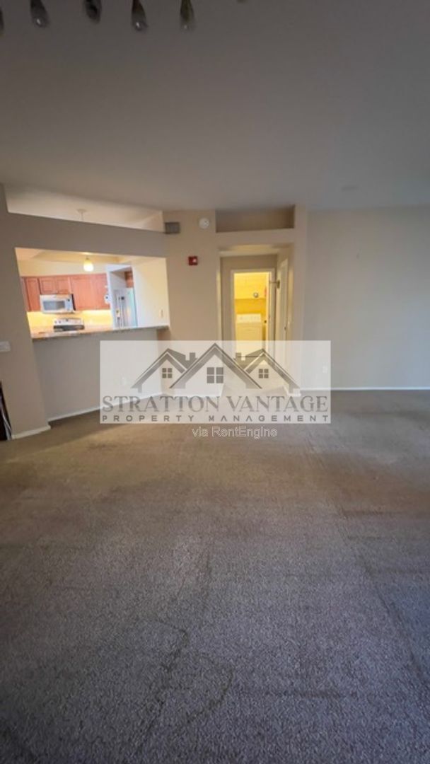 Building Photo - 1351 N Pleasant Dr