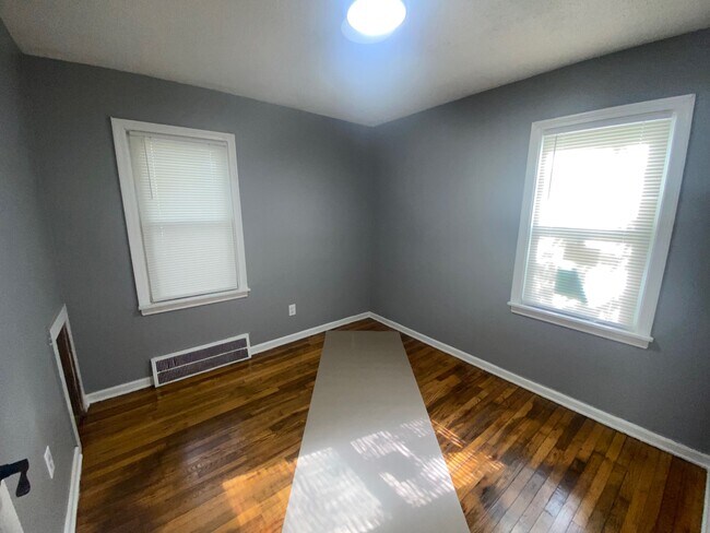 Building Photo - ROSEMOUNT 8850