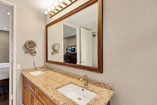 Building Photo - 67320 Cumbres Ct