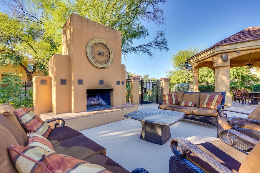 Building Photo - 7050 E Sunrise Dr