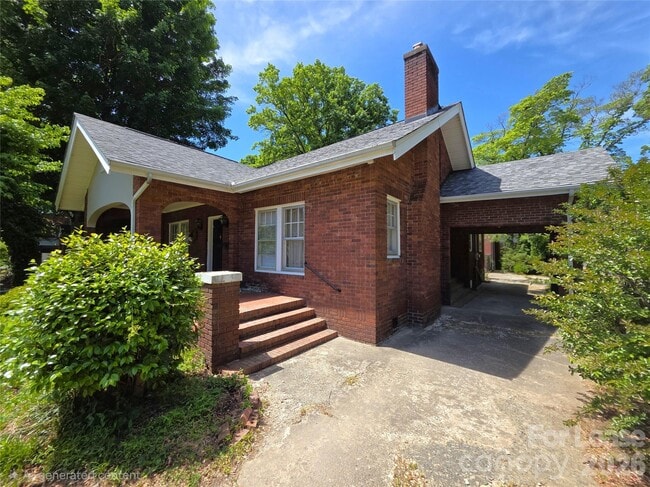 Building Photo - 337 N 9th St