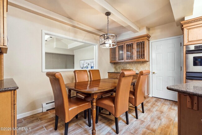 Building Photo - 470 Monmouth Pl