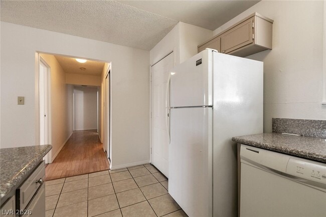 Building Photo - 5404 S Swenson St