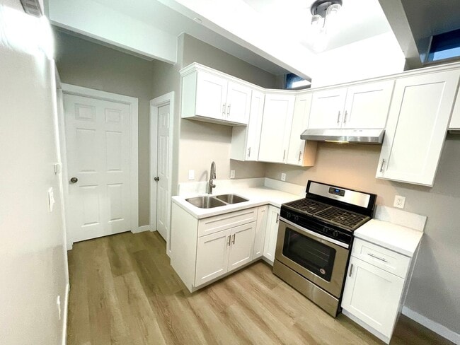 Building Photo - -Pismo Beach rental 2 blocks from the beach