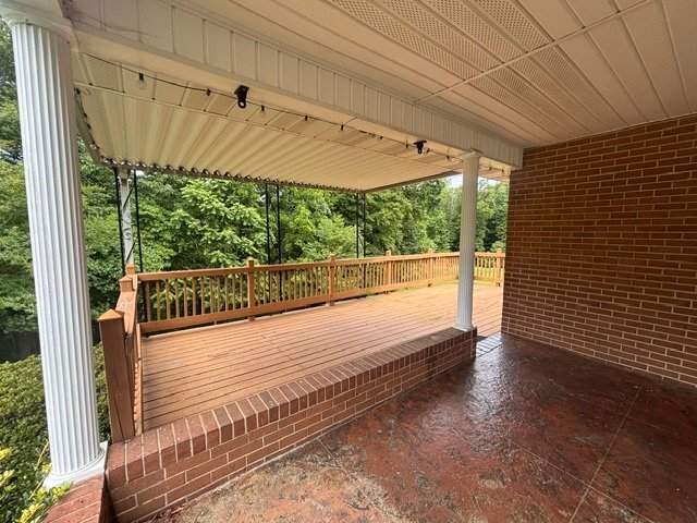 Building Photo - 586 Graceland Dr