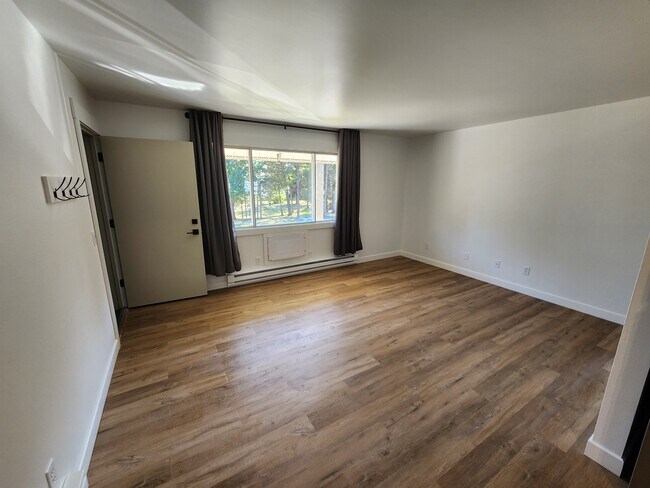 Building Photo - Parkview Apartments