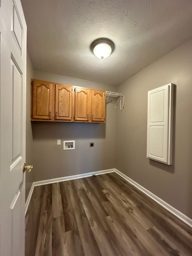 Building Photo - 2 Bedroom 2 Bath Condo Available Now!