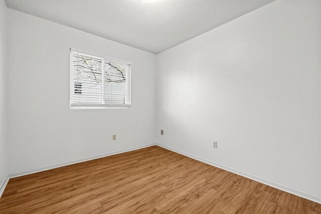 Building Photo - 3112 Freemont St