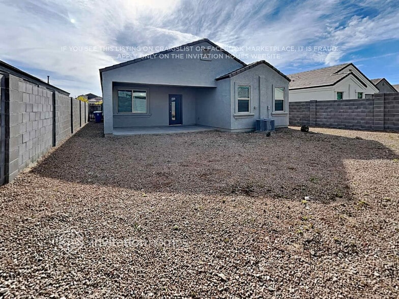 Building Photo - 31040 W Whitton Ave