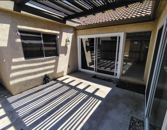 Building Photo - 1005 Sylvan Meadows Dr