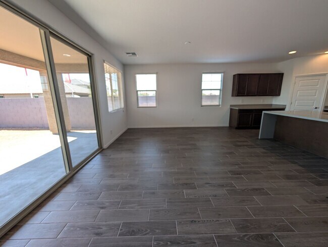 Building Photo - 4 Bedroom 3 Bathroom Parkside Los Cielos Home