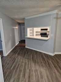 Building Photo - 270 Tampa Dr