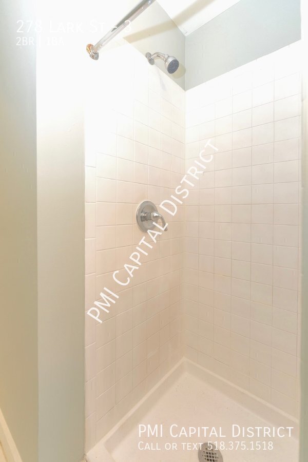 Building Photo - 278 Lark St