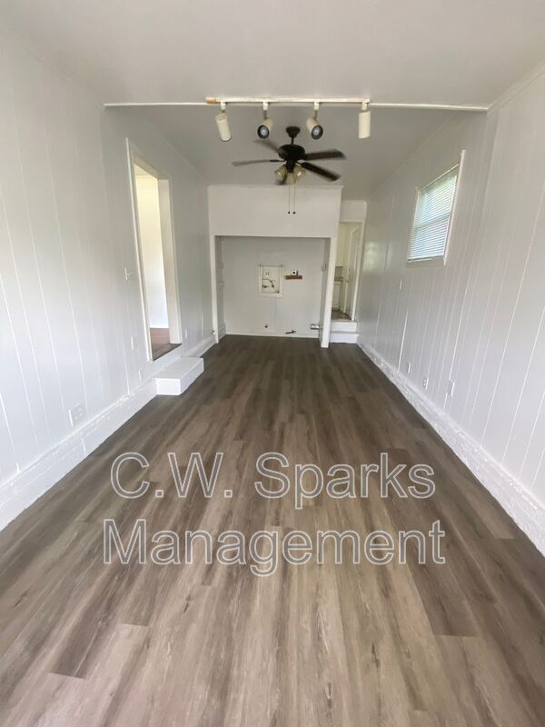 Building Photo - 3610 Glenhaven Blvd
