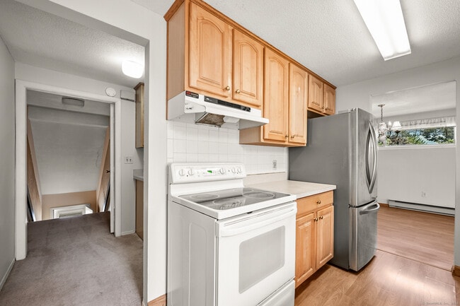 Building Photo - 72 Cinnamon Spring