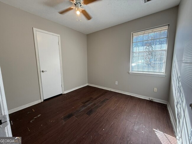 Building Photo - 7 W Park Ct