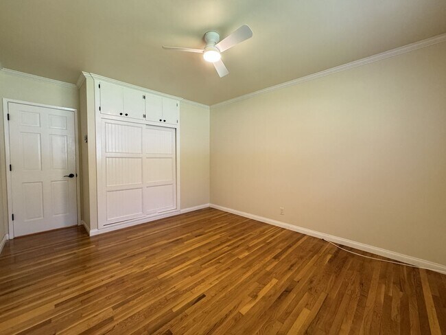 Building Photo - 1232 Longview Dr