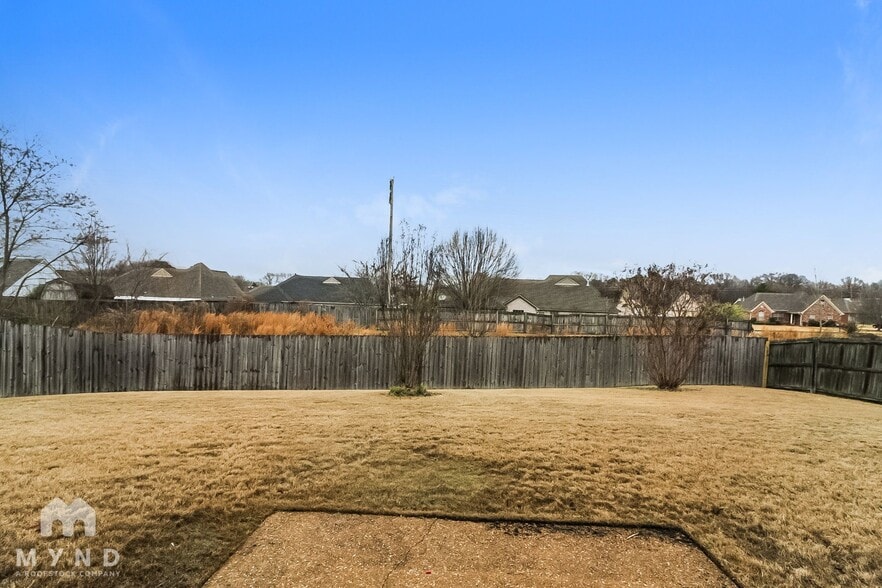 Building Photo - 40 Abbey Rd