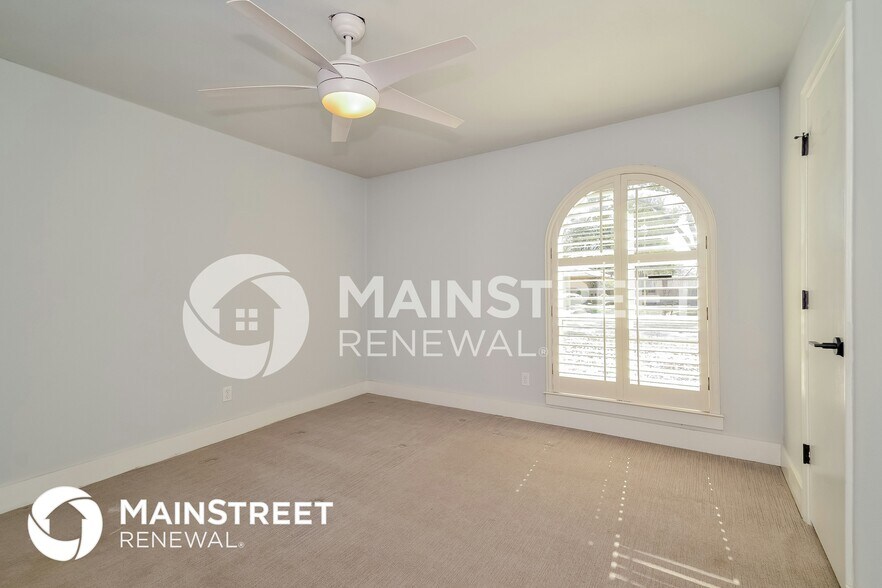 Building Photo - 2505 Westridge Dr