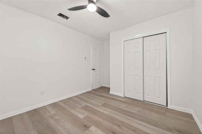 Building Photo - 16235 La Terra Dr