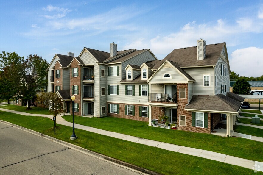 Primary Photo - The Fairways at Woodfield