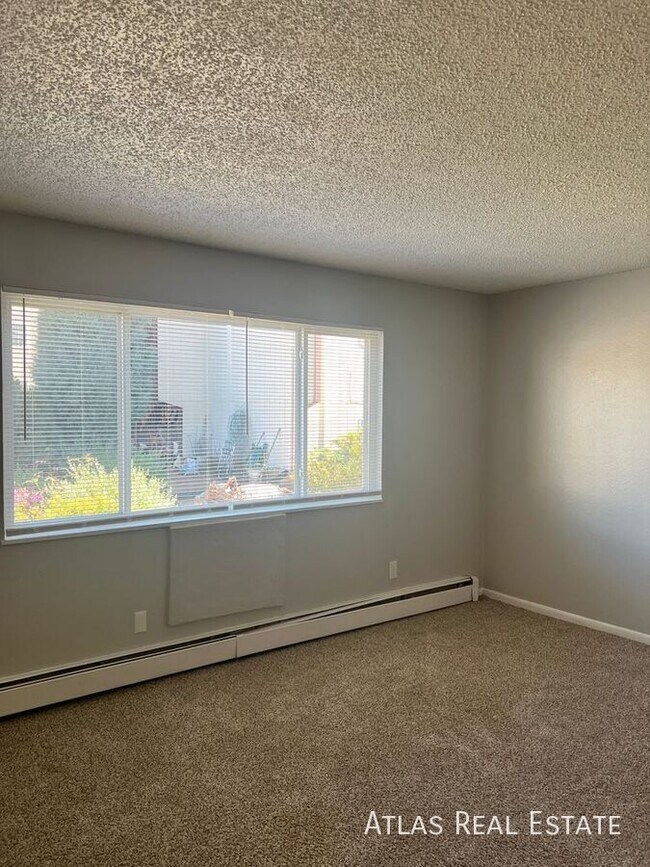 Building Photo - 405 St Vrain Pl