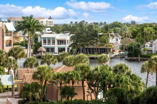 Building Photo - 300 SE 5th Ave