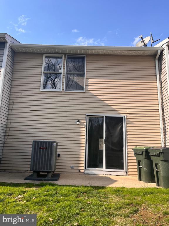 Building Photo - 2642 Adams St