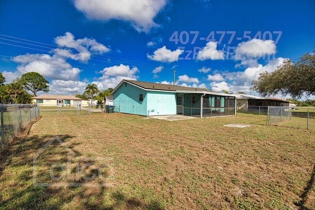 Building Photo - 4640 Pan American Blvd