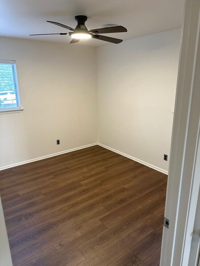 Building Photo - 5100 Orleans Ct