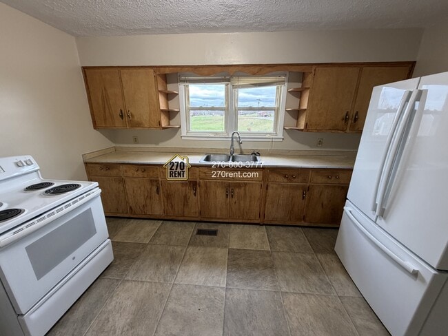 Building Photo - 3145 Old State Rd