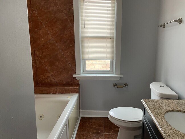 Building Photo - 8411 S Elizabeth St